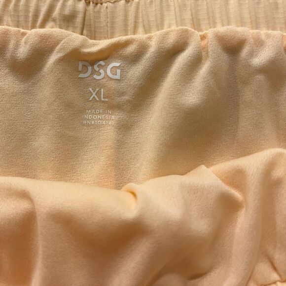 DSG Women's illuminated Peach MidRise Stride Shorts Size XL New with Tags 3 Inch - Picture 10 of 11